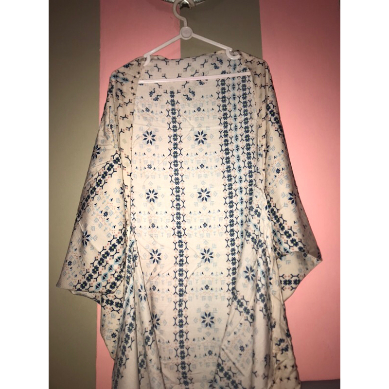 Preloved Scarf Outer