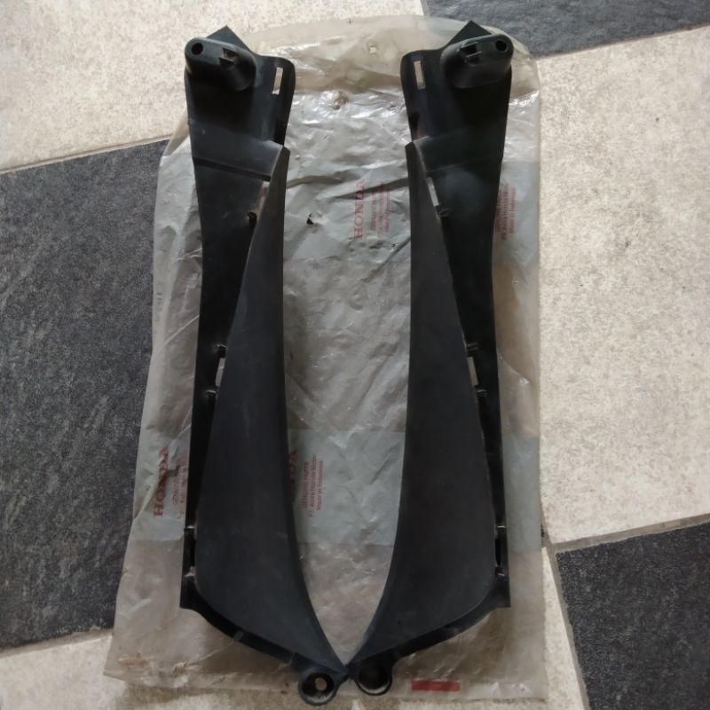 64430-kvl-n00 legshield cover sayap luar bagian dalam Supra x 125 batman