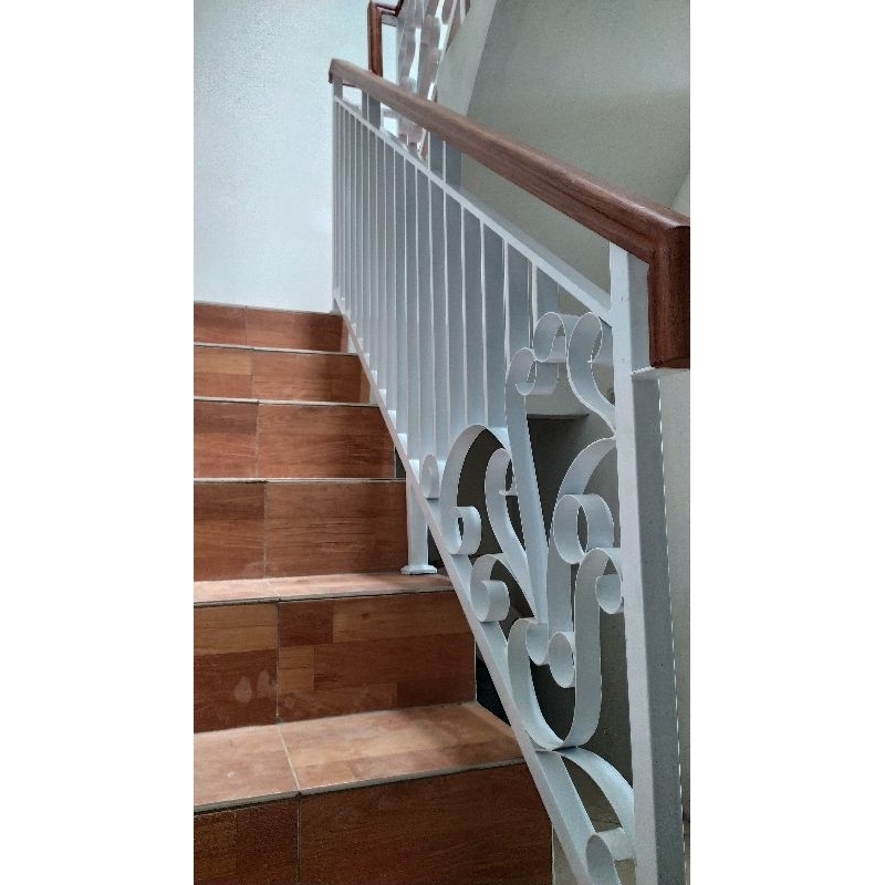 Railing Tangga Minimalis Pegangan Kayu
