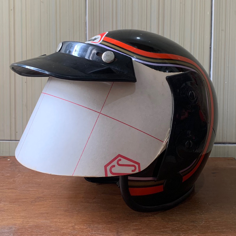 helm kiwi baru
