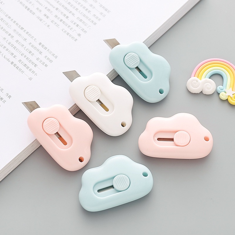 

KS Cutter Mini Bentuk Kucing Dolphin Pinguin Pisau Pemotong Portable Ukuran Kecil
