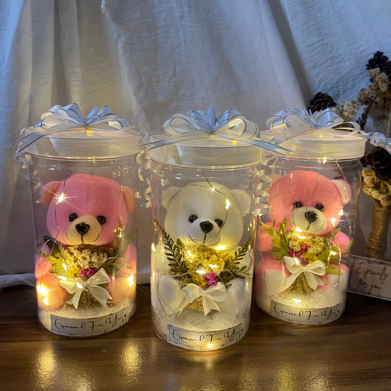 

Gift Set Edelweiss LED Tabung & Bear / Gift Birthday / Kado Ulang Tahun / Kado Wedding / Kado Wisuda / Graduation Gift / Kado Engagement / Kado Natal Christmas / Kado Valentine Day / Kado Ulang Tahun Cewek