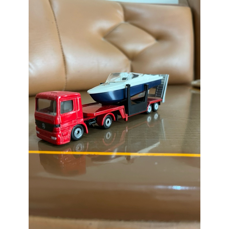 Siku Diecast Mercedes Actros Boat Trailer