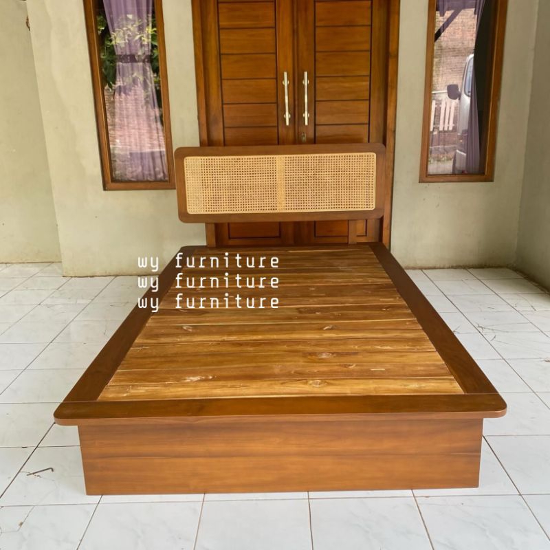 dipan tempat tidur laci 2 kayu jati, tempat tidur kayu jati kombinasi sandaran rotan