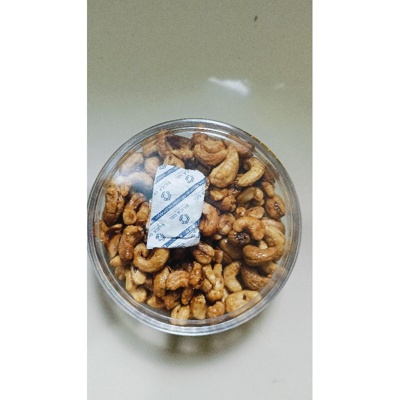

kacang Mede utuh toples 200gram ras madu
