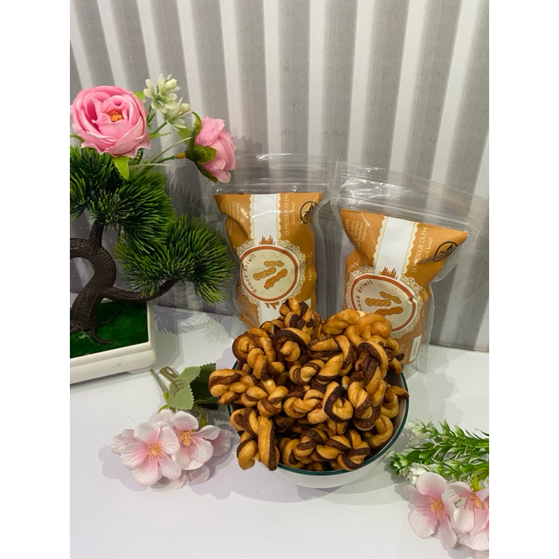 

Snack Kriwil Plintiran Renyah Dan Gurih 100gr