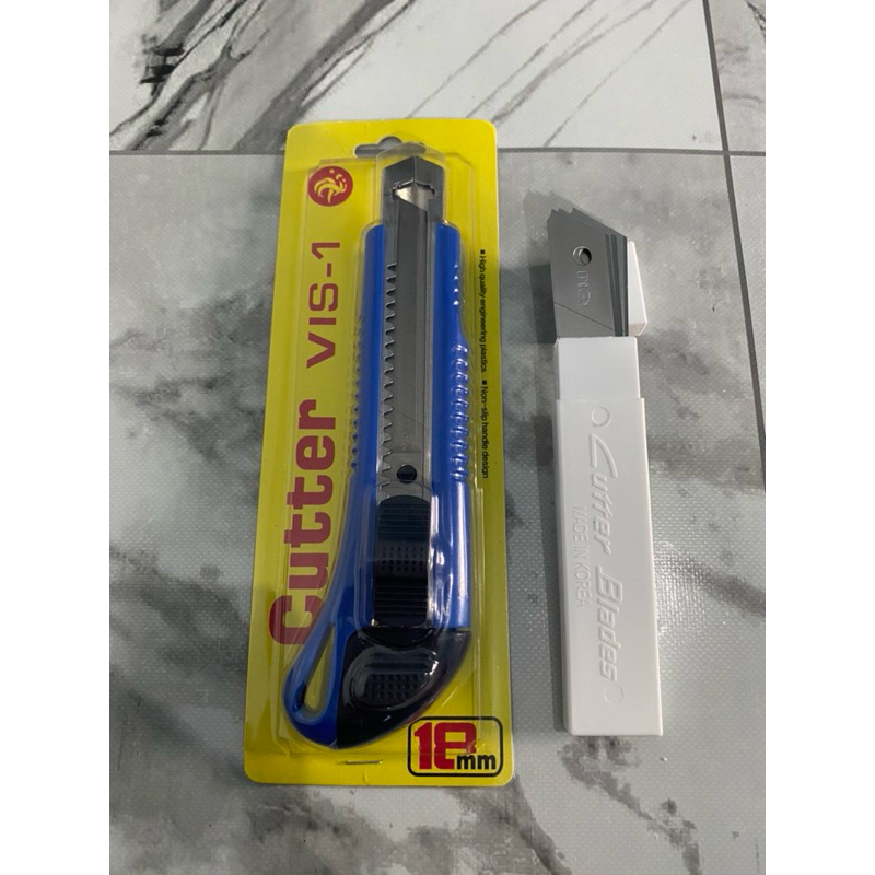 

Pisau Cutter VIS-1 / Isi Cutter kenko / Paket Bundling Pisau Cutter VIS-1 + 1 set isi Cutter kenko