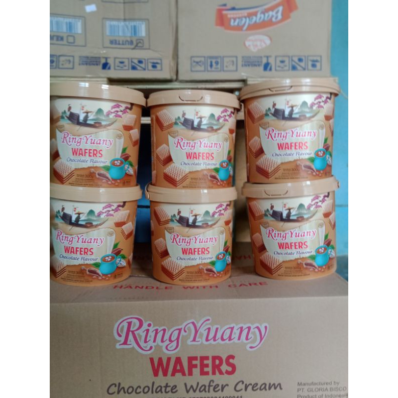 

waffer ring yuany 1 karton isi 6 toples/ember