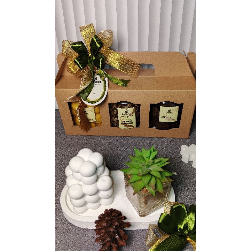 

Paket Kue Lebaran, Kue Hampers Lebaran By Mujay
