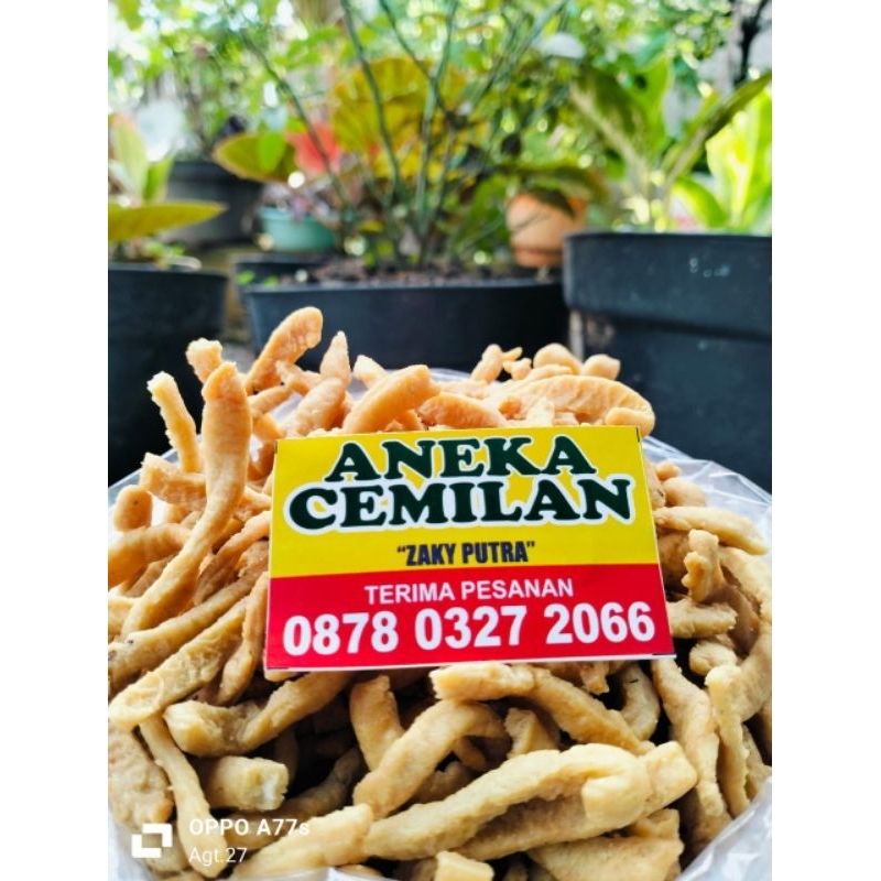 

Stik Bawang Gurih Renyah Khas Pacet