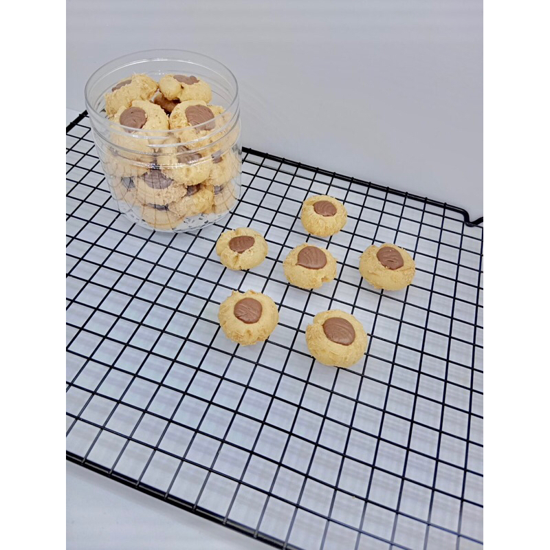 

kue kering premium full butter ukuran 400 ml 800 ml 100 gr