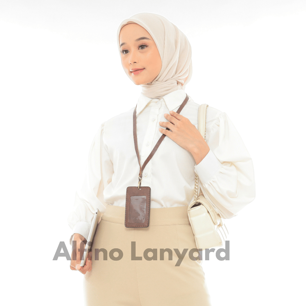 

Lanyard Nama Tag Tempat Kartu Id Card Kulit Mewah dengan Motif Eksotik
