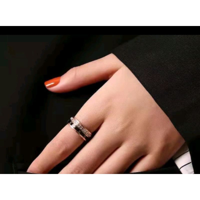 Cincin Titanium Model Diamond Angka Romawi