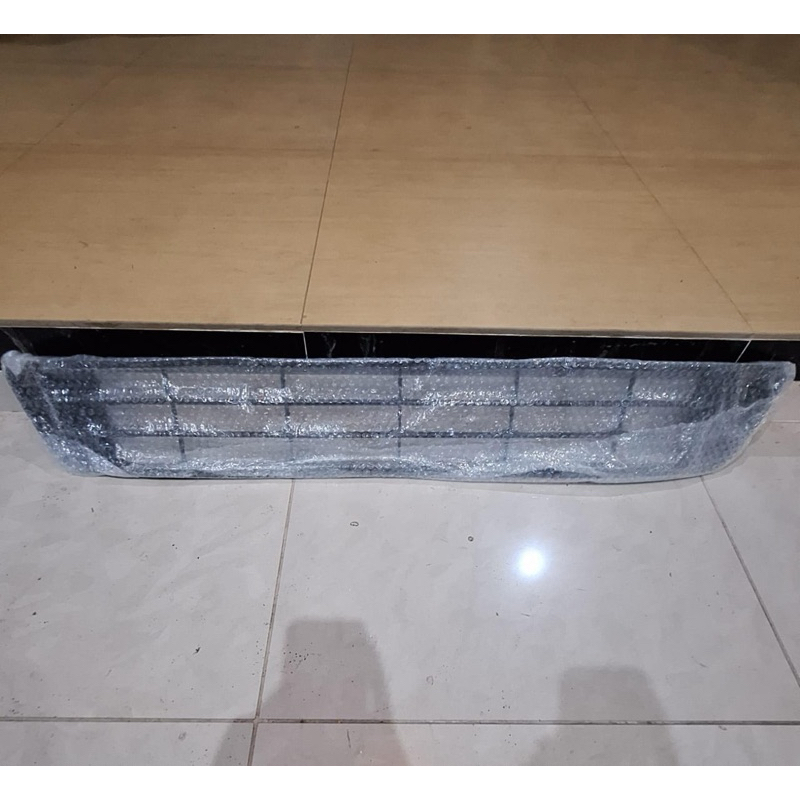 Grill Bemper depan Bawah mobil innova tahun 2011 cmr