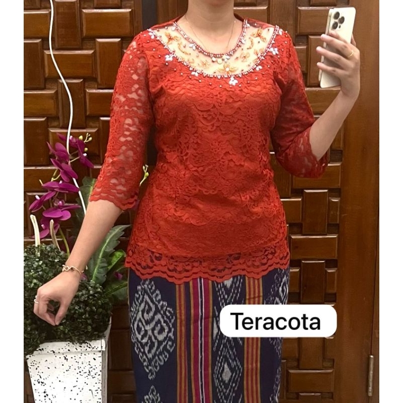 Atasan Kebaya Renda mix Tile pakai Payet dan Mutiara