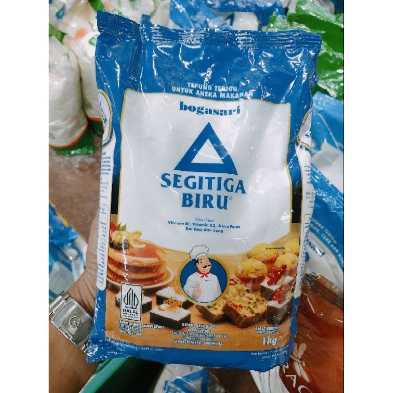 

Tepung Segitiga Biru Premium Bogasari 1KG