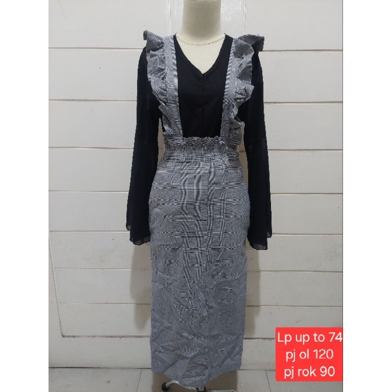 Long dress overall ol dress rok skirt motif tartan inner blouse hitamLong dress overall ol dress rok