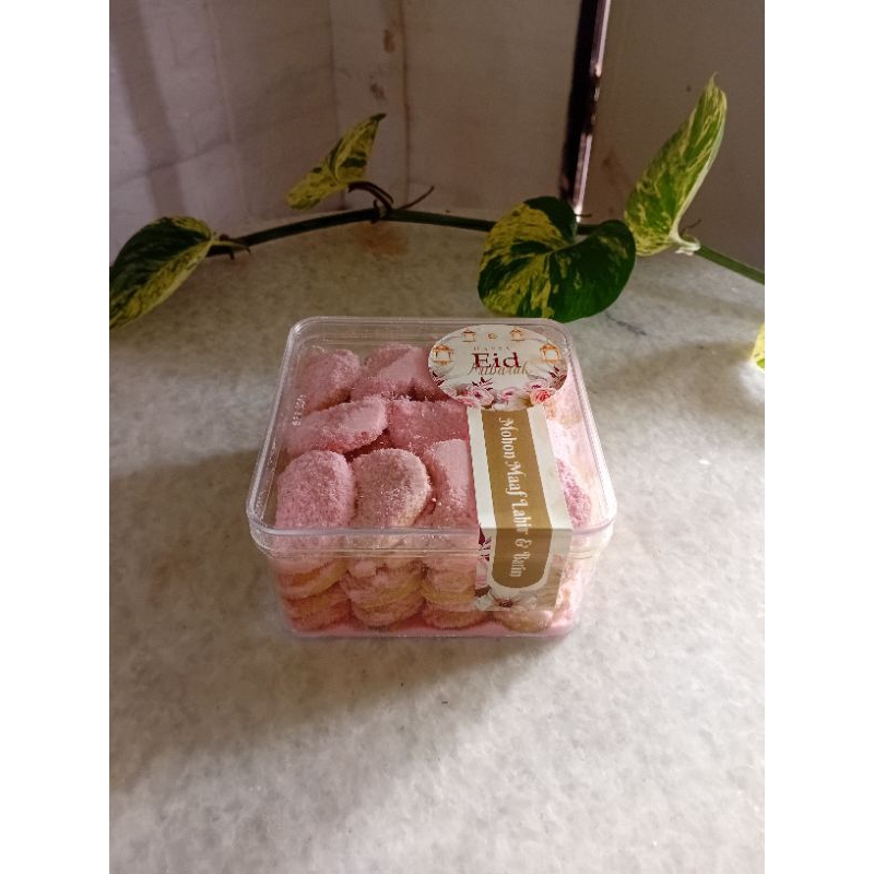 

kue putri salju strawberry