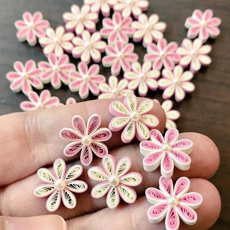 

Papper Quilling • Bunga Mutiara • (sudah siap tempel)
