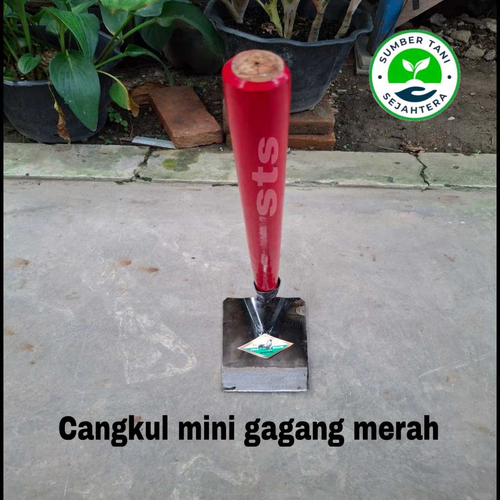 cangkul gagang merah berkualitas praktis buat bersih bersih kebun tanah rumput