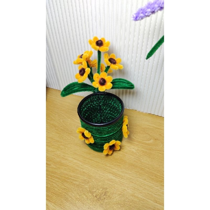 

Tempat Pena / Wadah Pensil Bulat/ Round Pen Container/ Desk Pen / Bunga Kawat Bulu / Pipe Cleaner