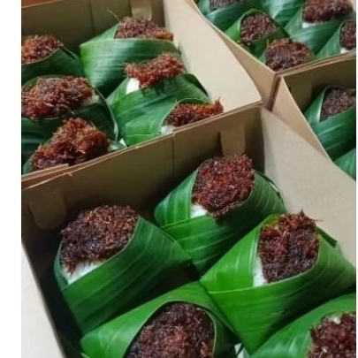 

Nasi ketan gula merah (Nasi pulut unti)