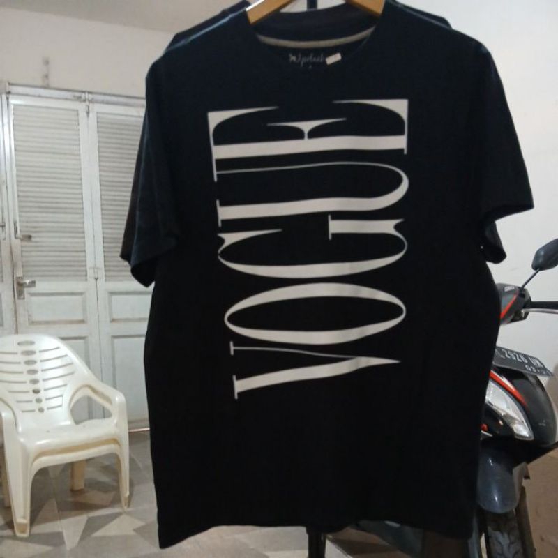Kaos katun tebal J POLACK X VOGUE second Original warna hitam pekat LD 110cm Pjg 70cm minus sablon c