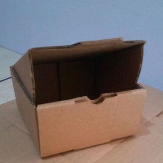 

Box packing polos diecut ukuran 10×10×5cm