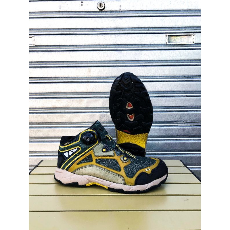 sepatu Gunung K2