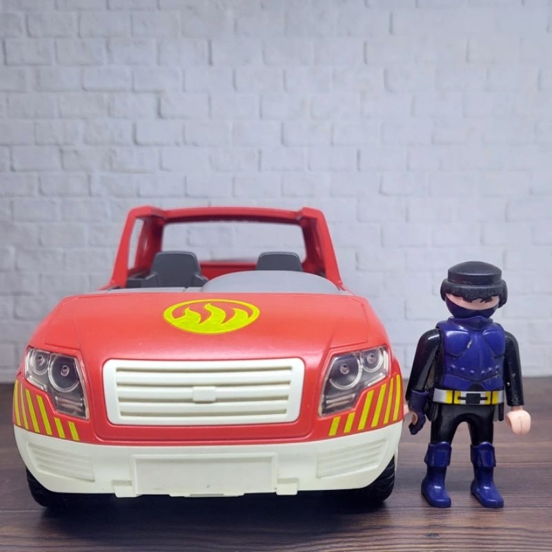 Set 2pcs Figure Geobra dan Mobil Pemadam Playmobil preloved