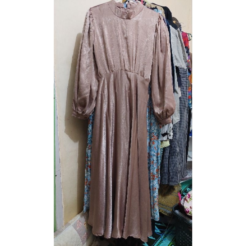 Gamis nadira warna nude ( PL  ) kondisi masih like new