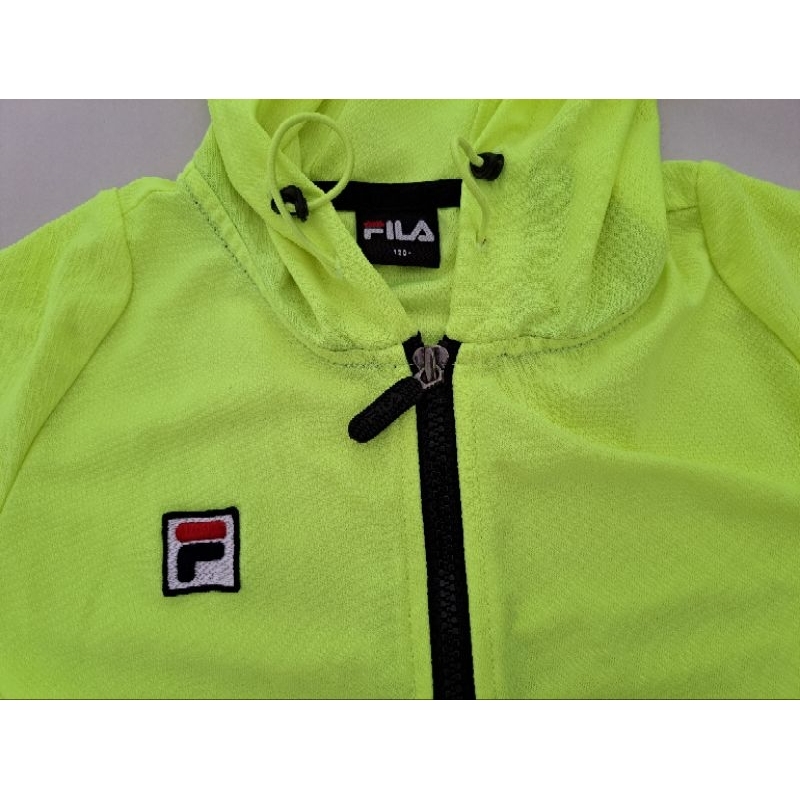 Preloved like new  jaket olahraga merk Fila size 120 (5-6 tahun)
