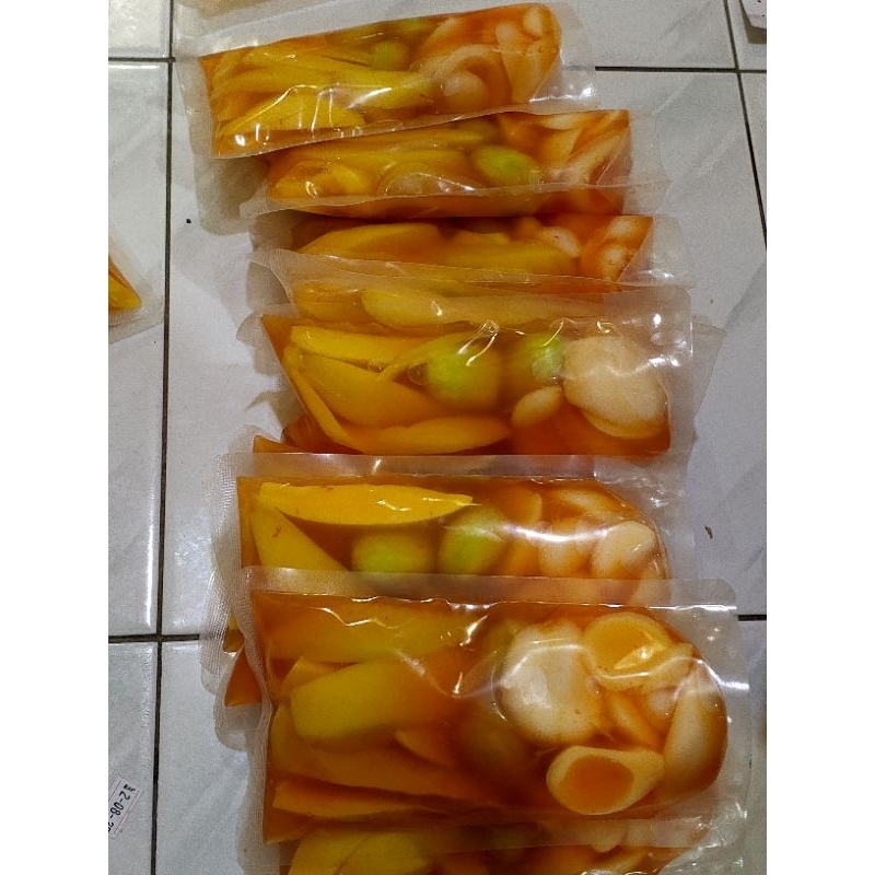 

manisan mix pedas isi salak,mangga,dondong