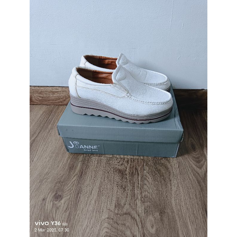 sepatu joanne masih kece