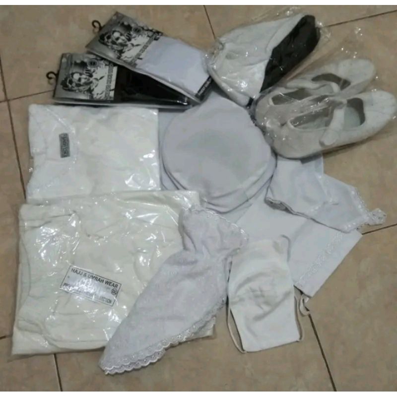 PAKET PERLENGKAPAN UMROH WANITA | PAKET HAJI DAN UMROH