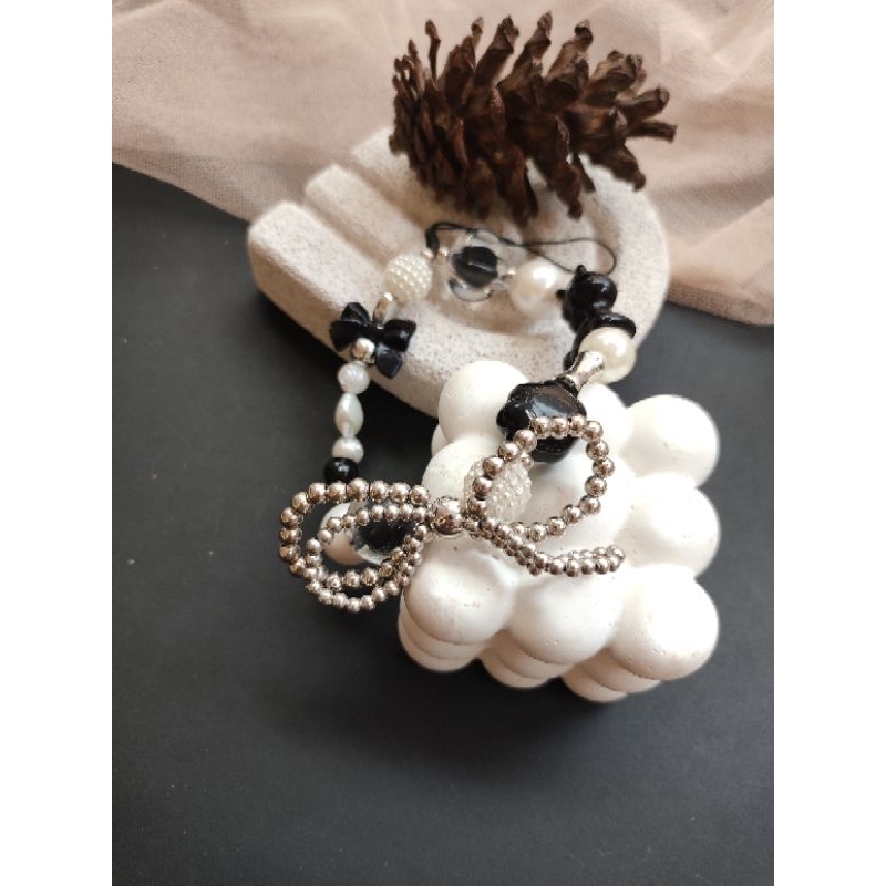 STRAP HP/ STRAP HP HITAM PUTIH/ BLACK WHITE/ STRAP HP LUCU