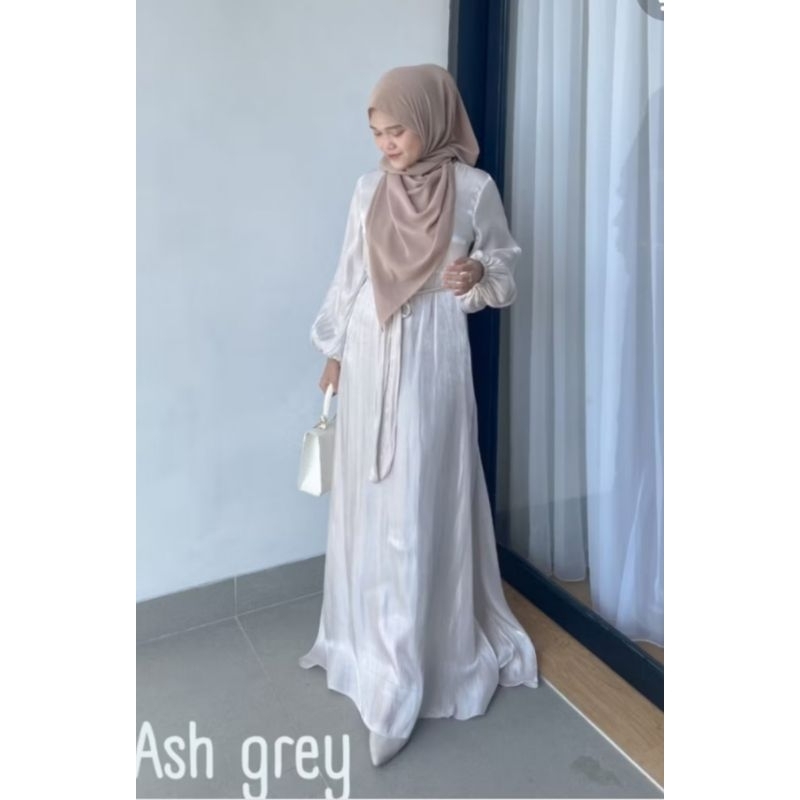(preloved) Gaun Shimmer Abu Muda, Silver house of Amee