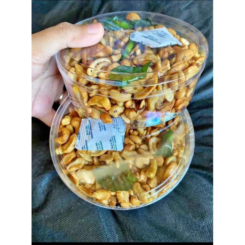

kacang mede/menteh pecahan toples 250gr