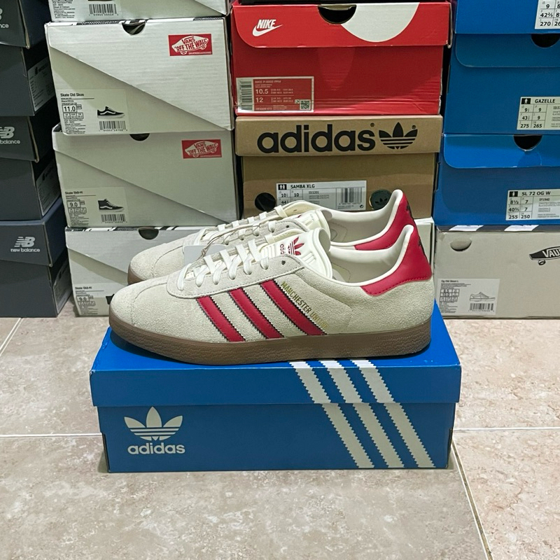 Adidas gazelle x manchester united terrace cream white (Resmi ADIDAS)