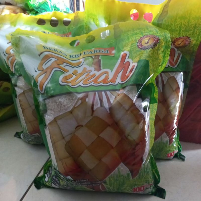 

Beras Fitrah Medium Super 3 kg Kemanas Laminasi