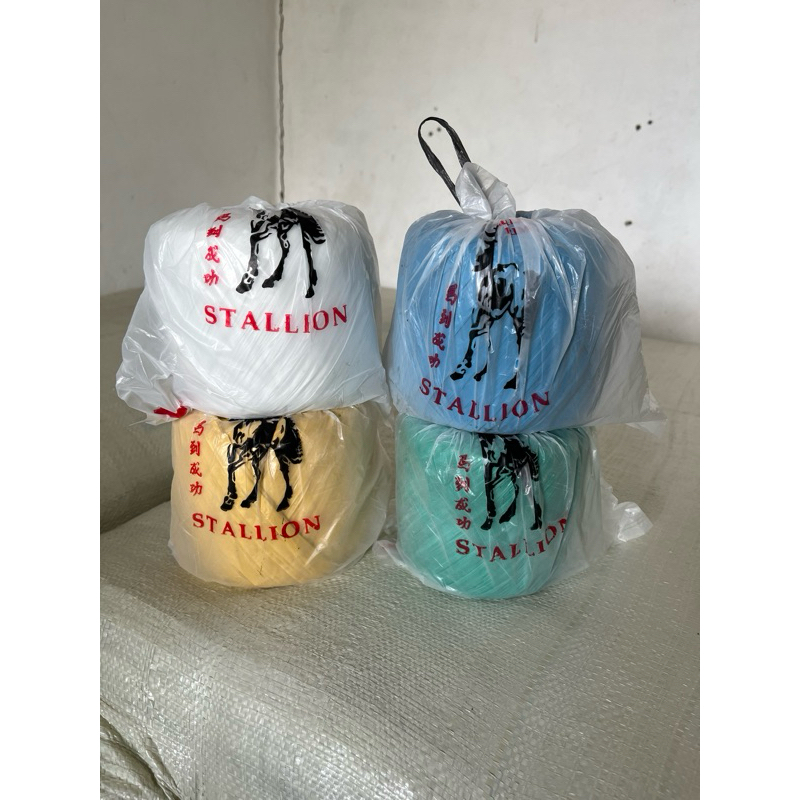 

Tali Rafia Tali Plastik Stallion Tali Raffia Tapi Rapiah 1/2kg Tali Serba Guna
