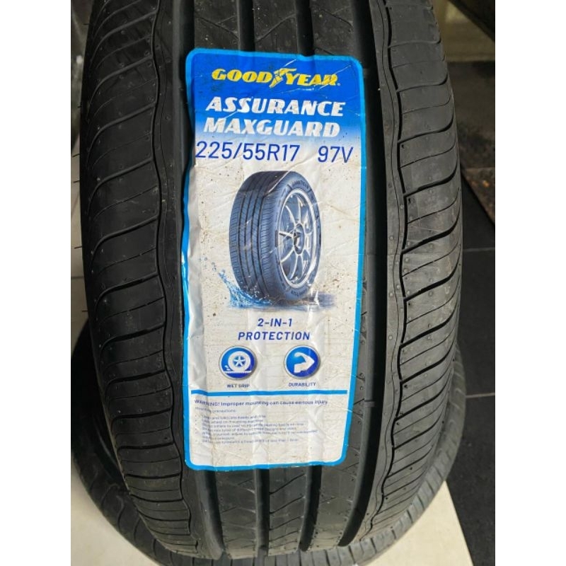 Ban Goodyear Triplemax 225/55 R17