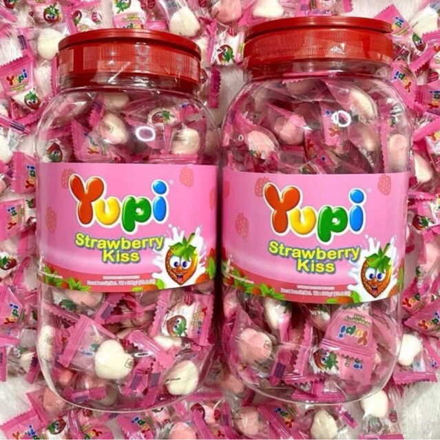 

Yupi Strawberry Kiss Kemasan Toples 300gr Permen Jelly