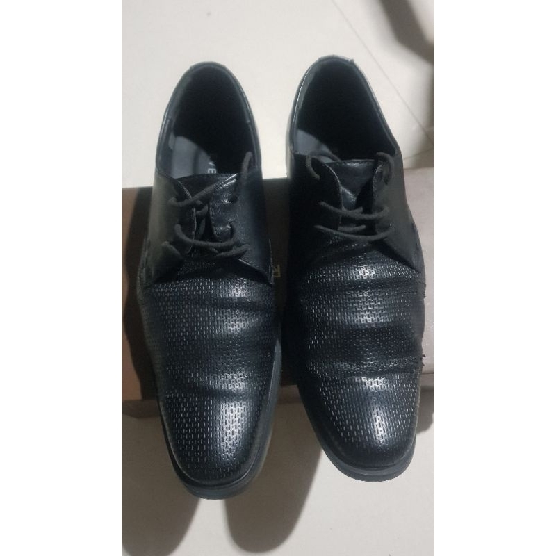 Sepatu Pria | everbest | PRELOVED