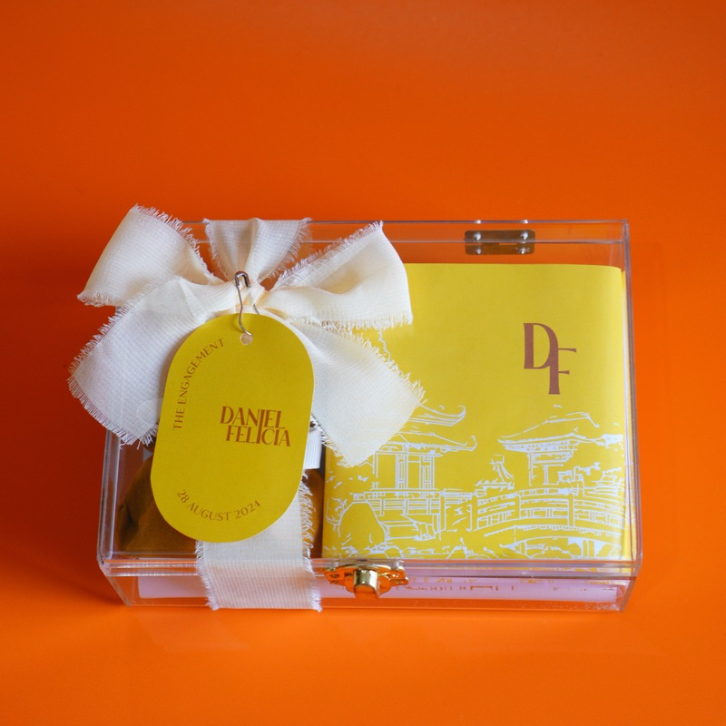 

Ruyi Glasslike Box Sangjit Hampers A