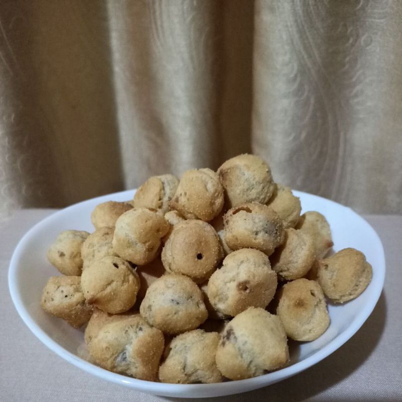 

kue soes isi coklat lumer merk duosoes