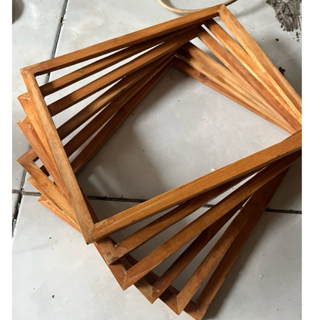 

SPANRAM KAYU JATI BELANDA 20X20-40X40 CM UNTUK KANVAS LUKIS