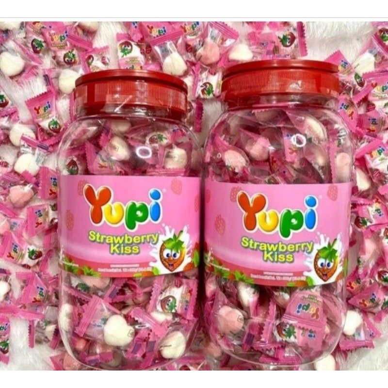 

yupi strawberry kiss toples