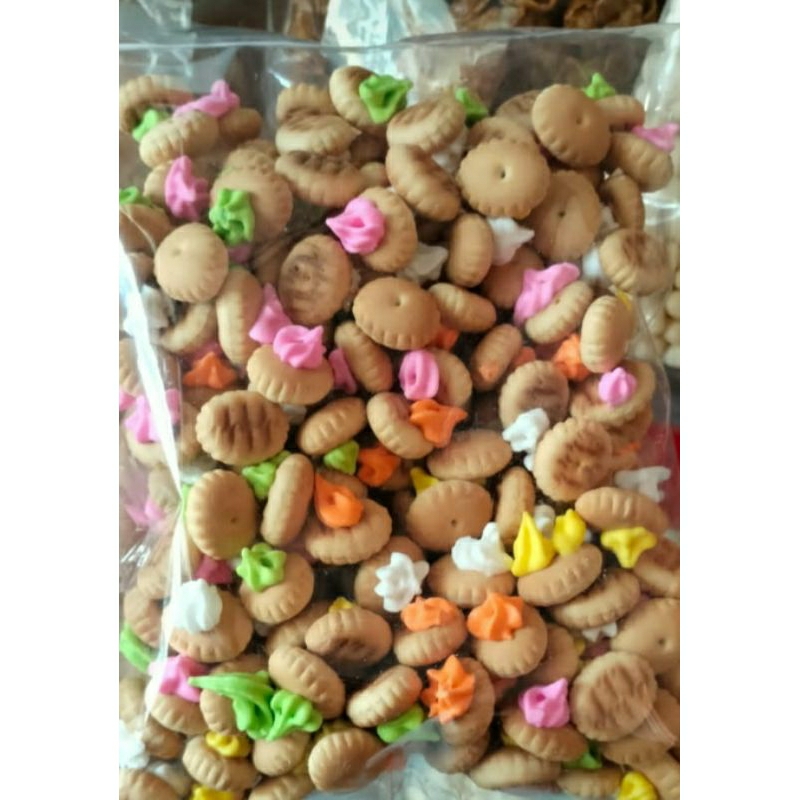 

Bunga Gem || Aneka Snack