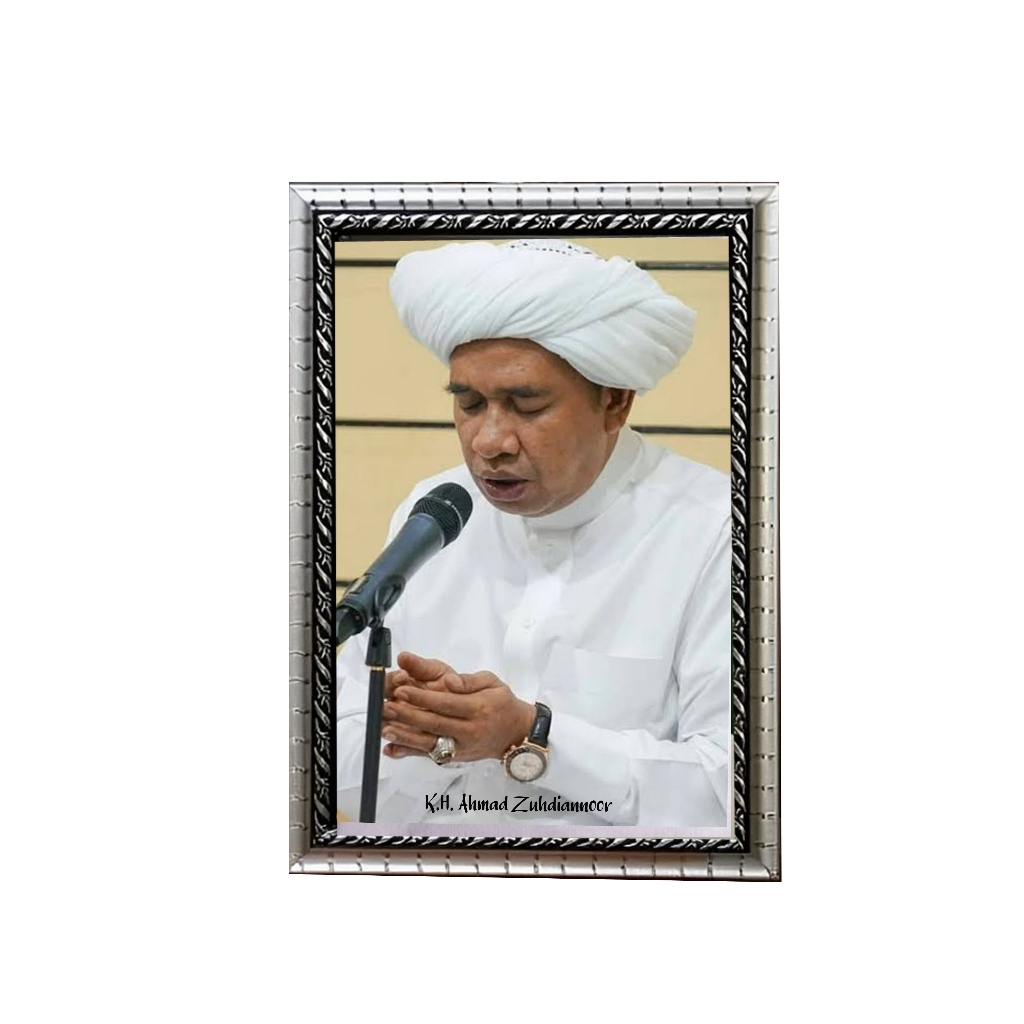 Foto Guru Zuhdi Sudah dengan bingkainya